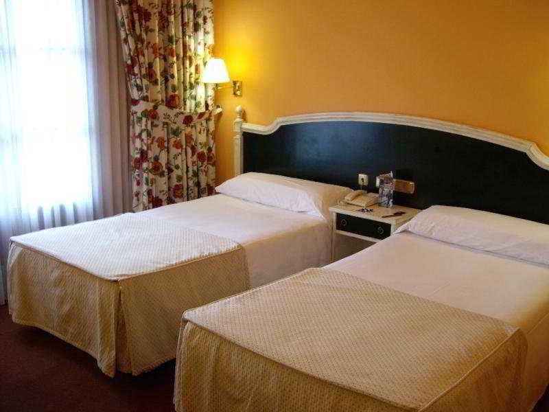 Tryp Bilbao Sondika Hotel Δωμάτιο φωτογραφία