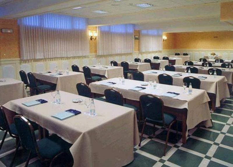Tryp Bilbao Sondika Hotel Επιχειρήσεις φωτογραφία